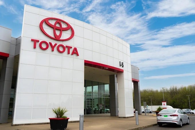 I-5 Toyota storefront